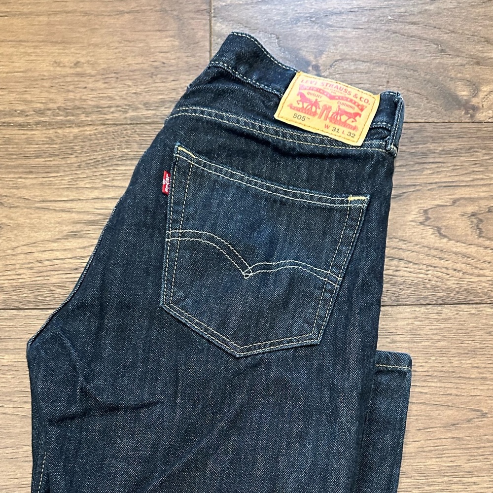 Levi’s Men’s 505 Jeans 31x32 maybe worn once, perfect condition.